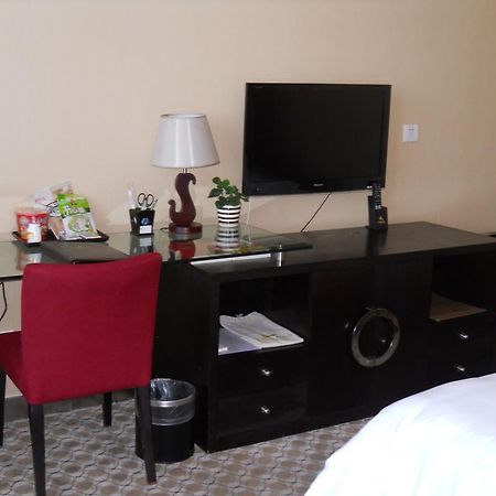 Yijing Holiday Hotel Yimeng Road Linyi  Екстериор снимка