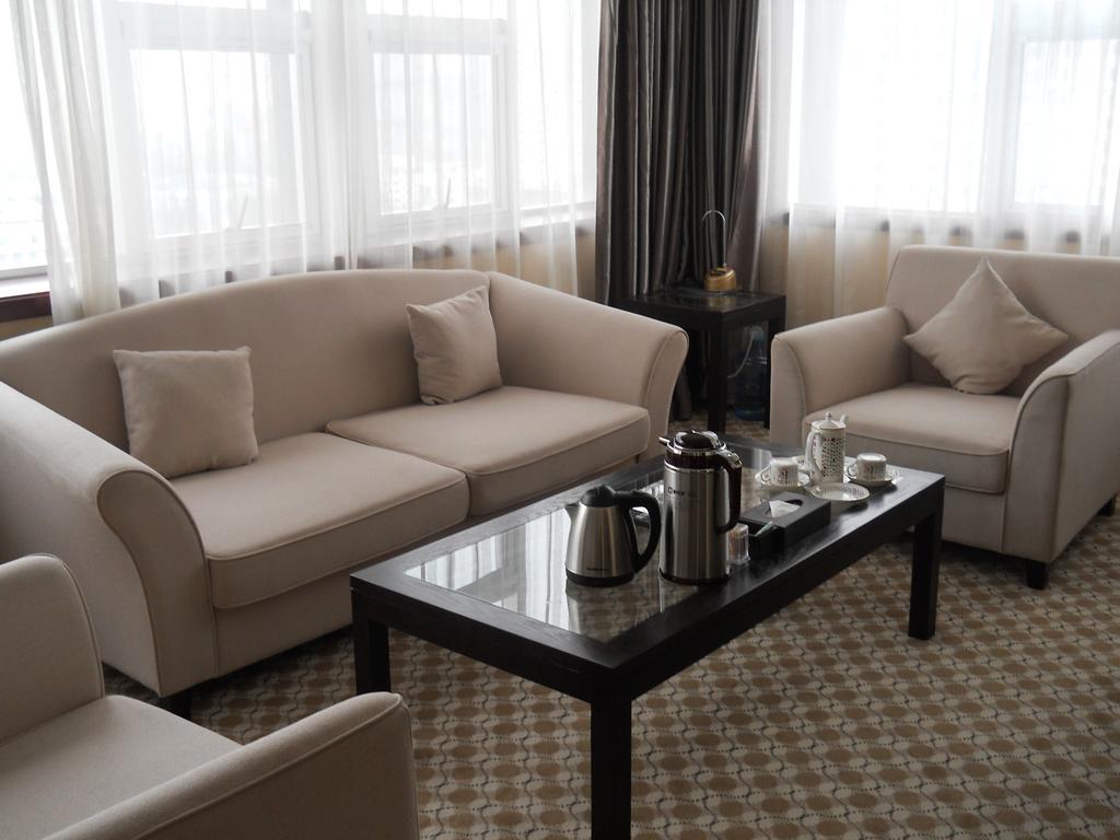 Yijing Holiday Hotel Yimeng Road Linyi  Екстериор снимка
