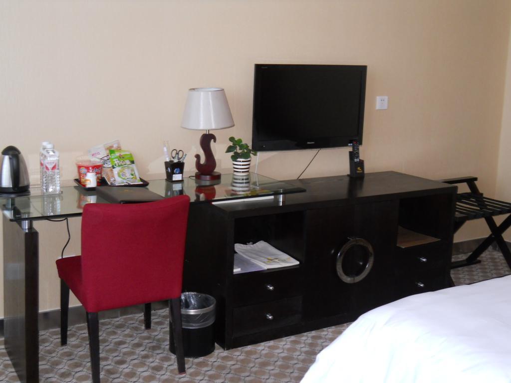 Yijing Holiday Hotel Yimeng Road Linyi  Екстериор снимка