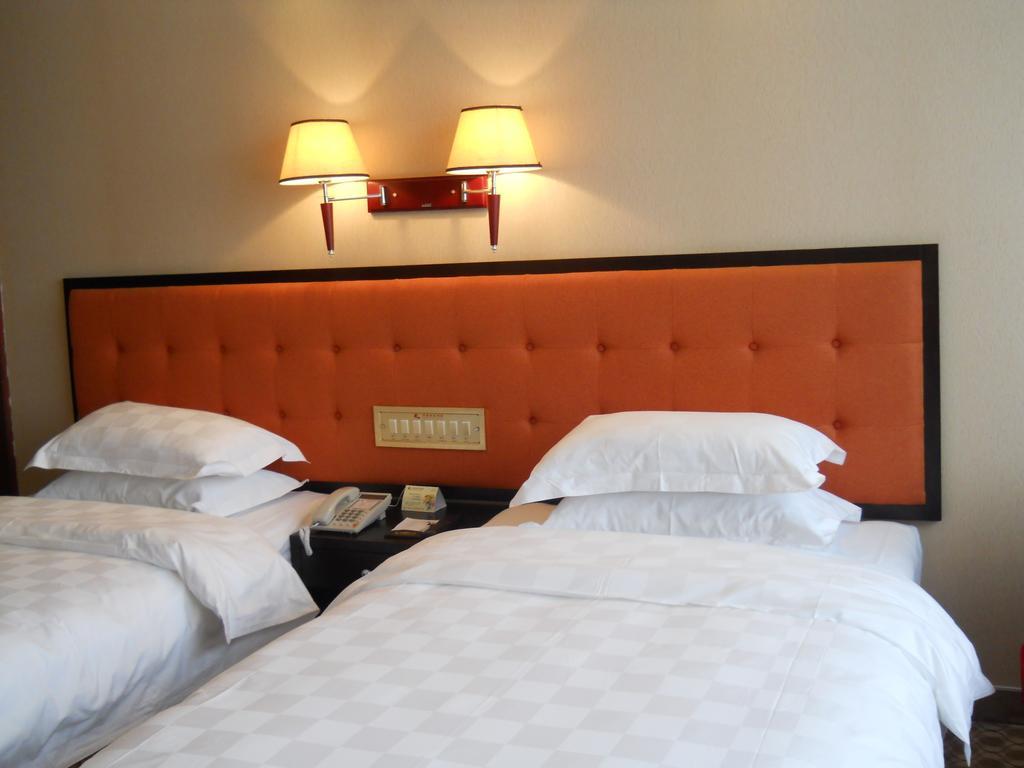 Yijing Holiday Hotel Yimeng Road Linyi  Стая снимка