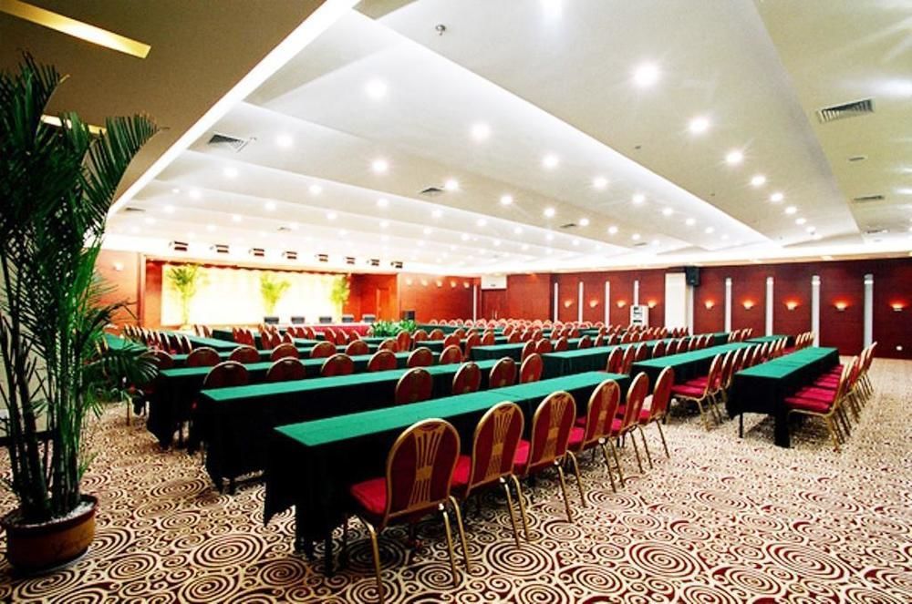 Yijing Holiday Hotel Yimeng Road Linyi  Екстериор снимка
