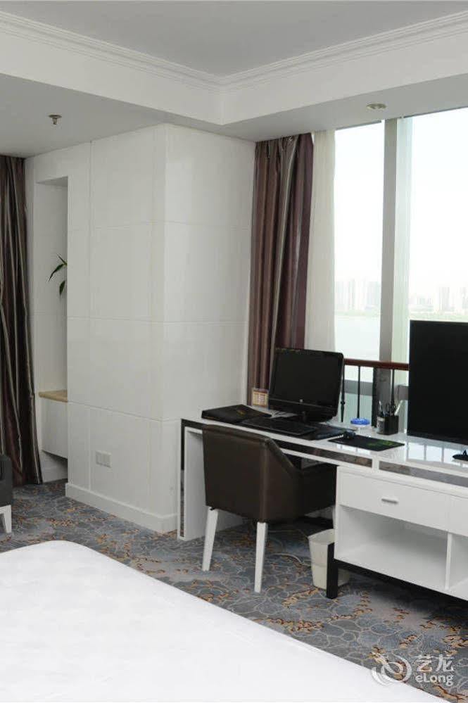 Yijing Holiday Hotel Yimeng Road Linyi  Екстериор снимка