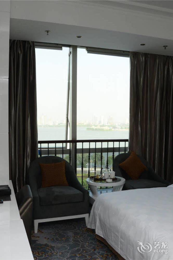 Yijing Holiday Hotel Yimeng Road Linyi  Екстериор снимка