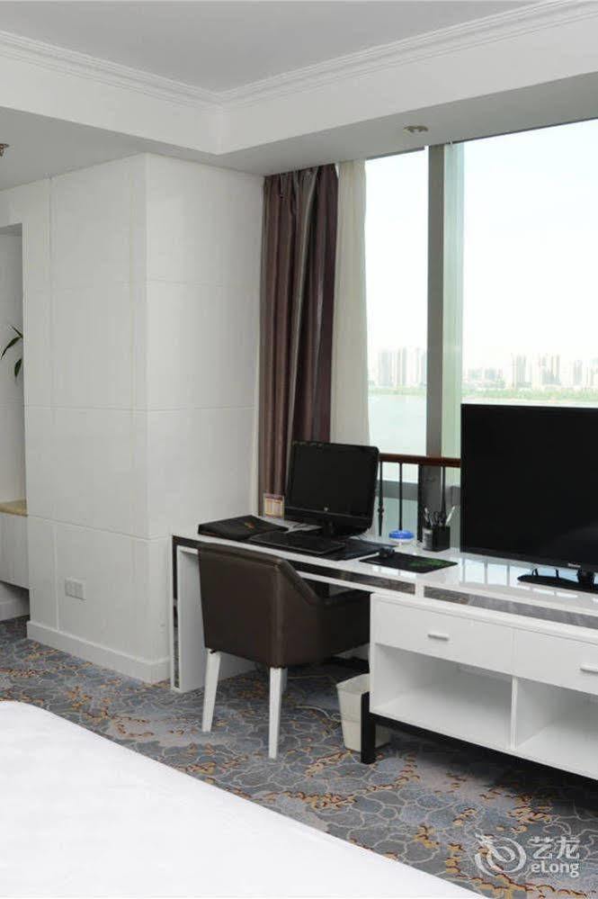 Yijing Holiday Hotel Yimeng Road Linyi  Екстериор снимка